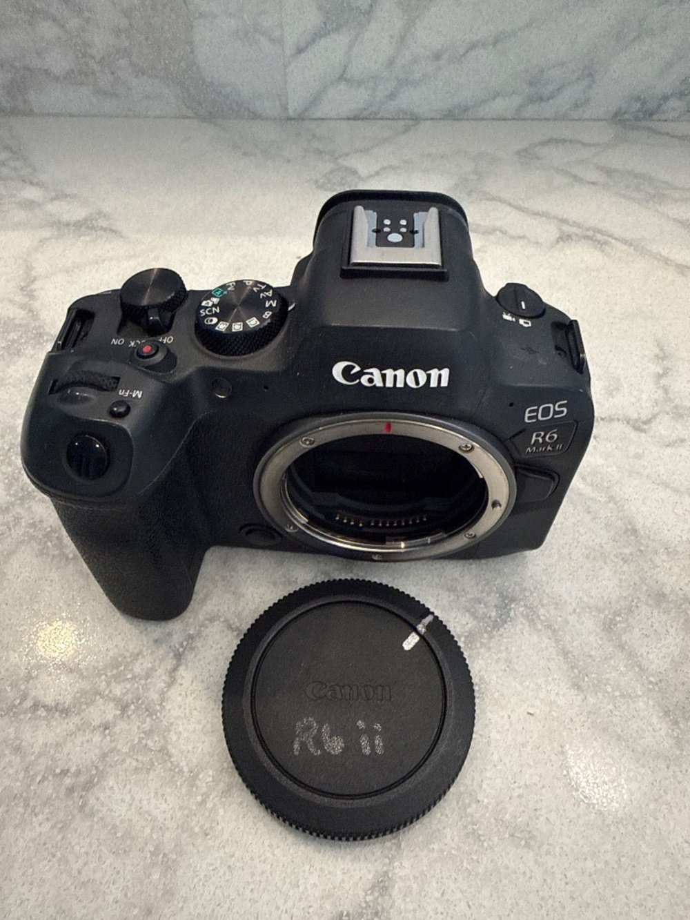 Used Canon EOS R6 MII - Picture 2 of 9
